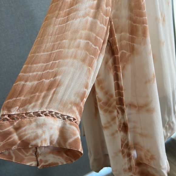 FREE PEOPLE - NEW WITH TAGS - Sheer Boho Blouse Medium - Picture 4 of 8